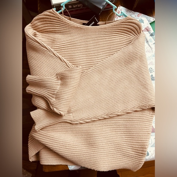 Express Women's Blush Crew Neck Sweater with Batwing Sleeves - Picture 7 of 9